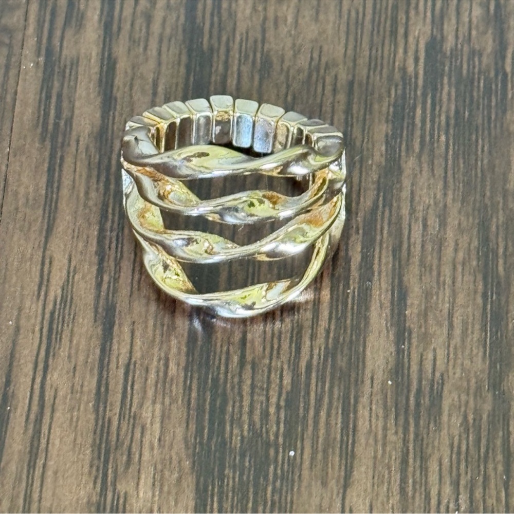 White House Black Market Gold stretch twisted Ring